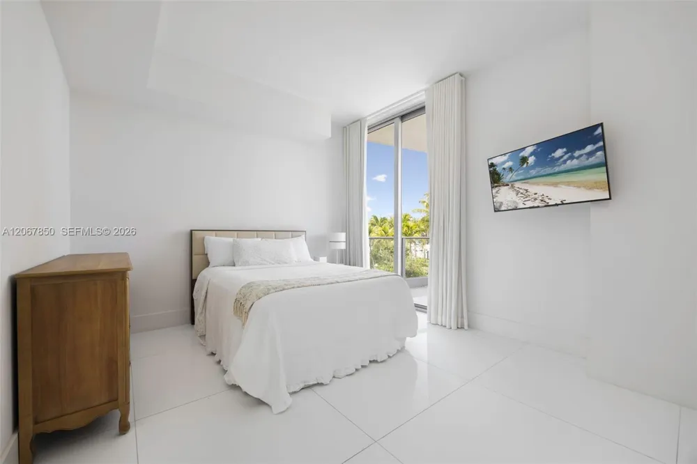 801 S Pointe Dr #301 Miami Beach, FL 33139