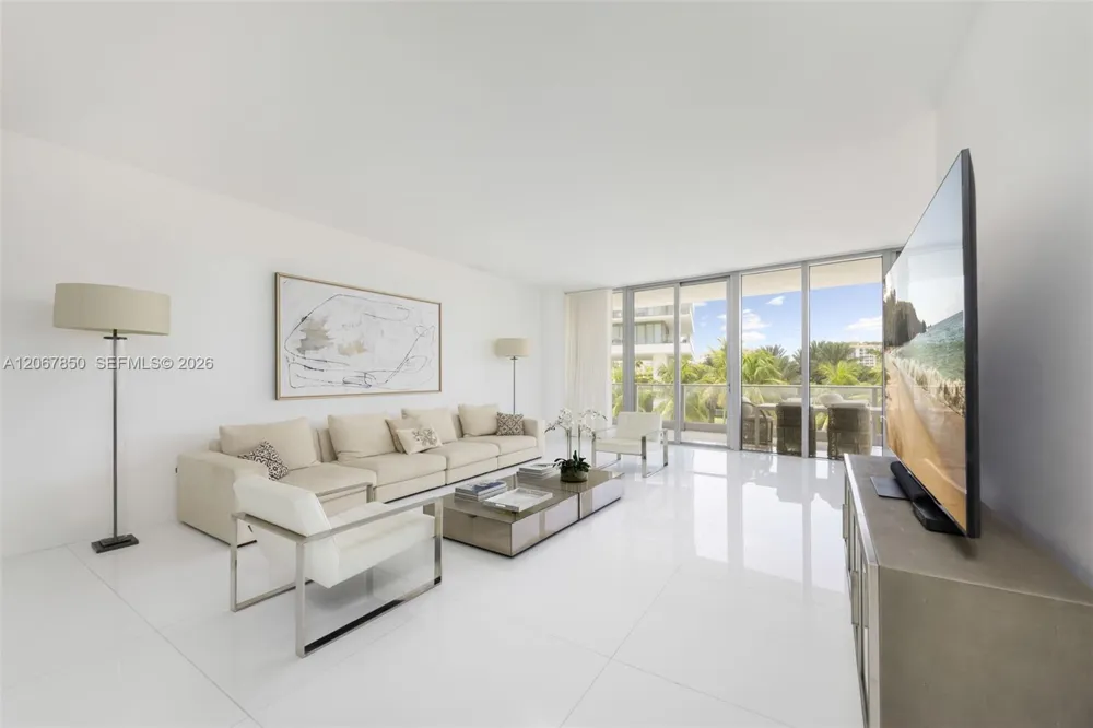801 S Pointe Dr #301 Miami Beach, FL 33139