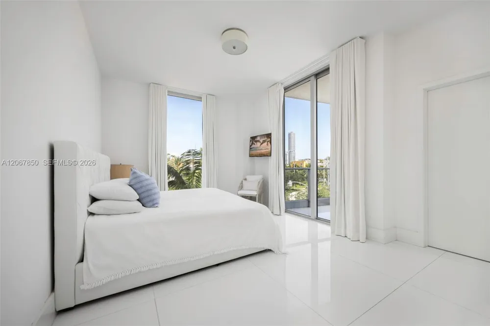 801 S Pointe Dr #301 Miami Beach, FL 33139