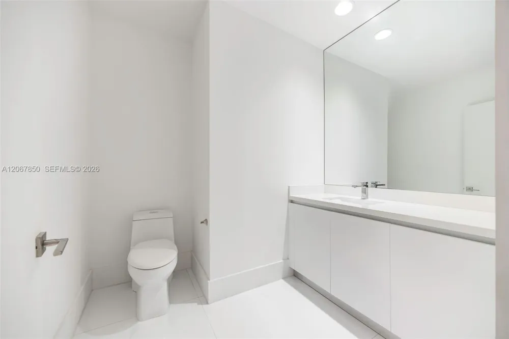 801 S Pointe Dr #301 Miami Beach, FL 33139