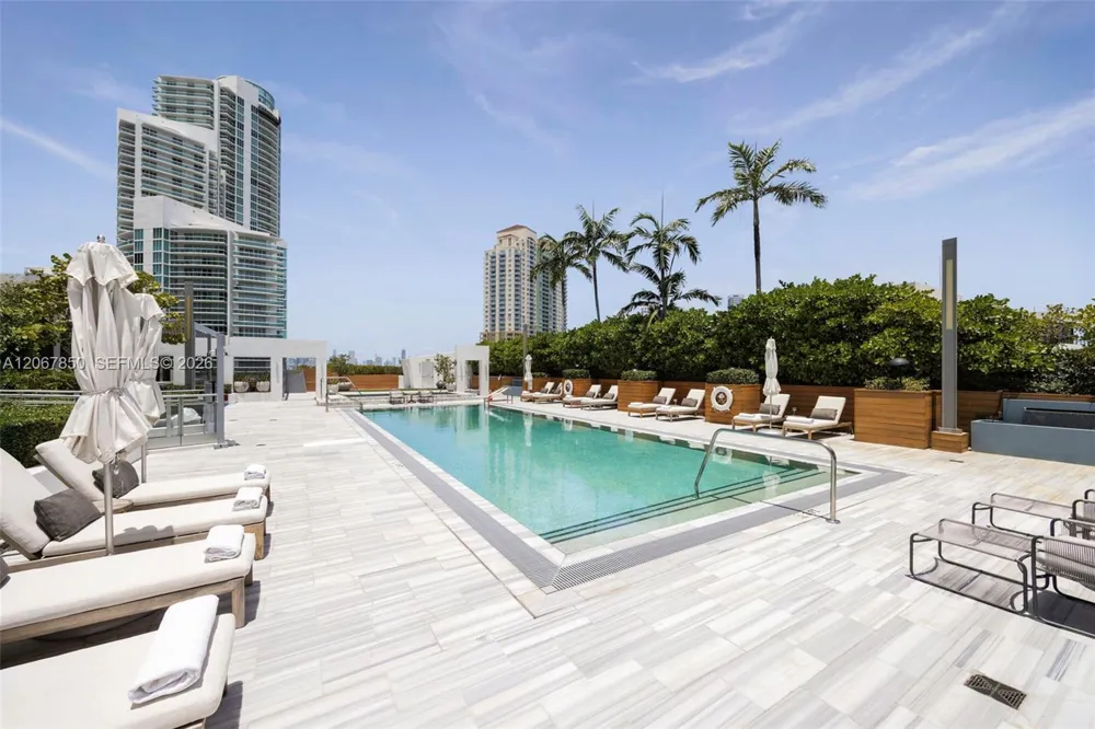 801 S Pointe Dr #301 Miami Beach, FL 33139
