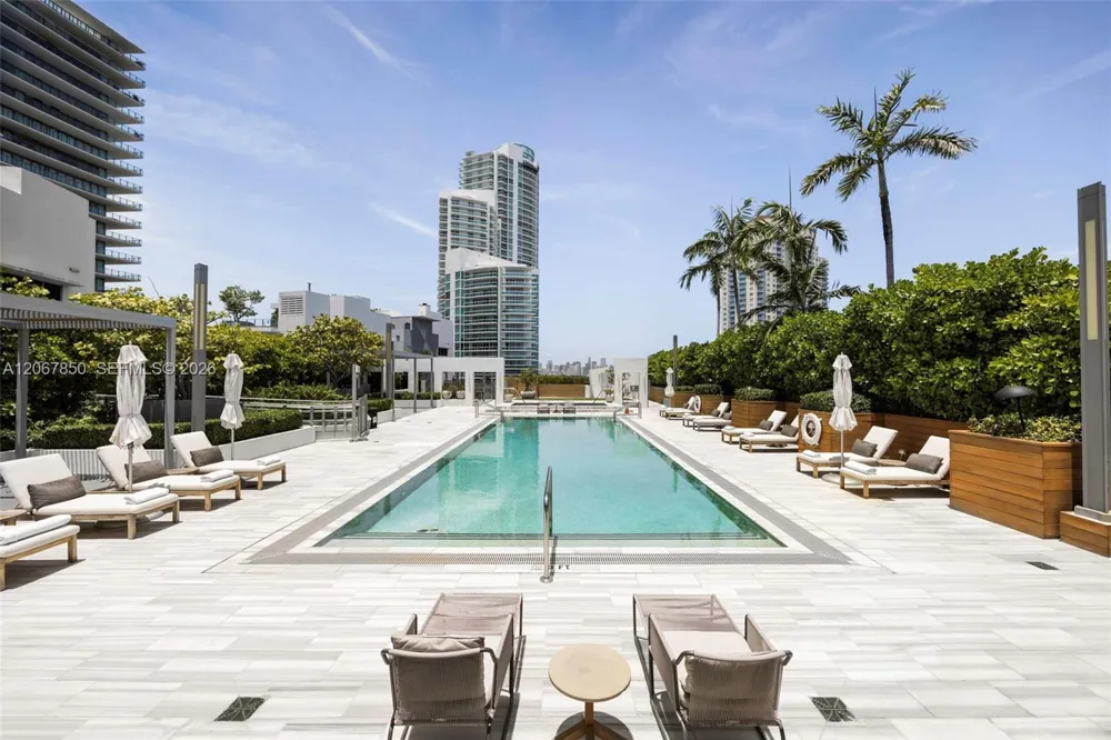 801 S Pointe Dr #301 Miami Beach, FL 33139