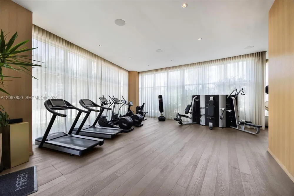 801 S Pointe Dr #301 Miami Beach, FL 33139