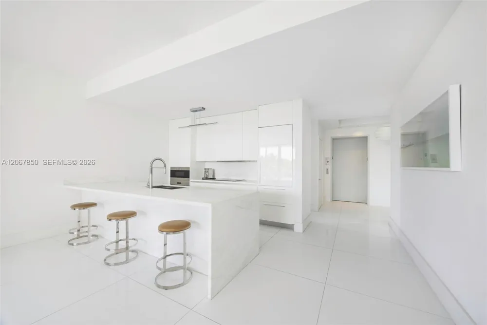 801 S Pointe Dr #301 Miami Beach, FL 33139
