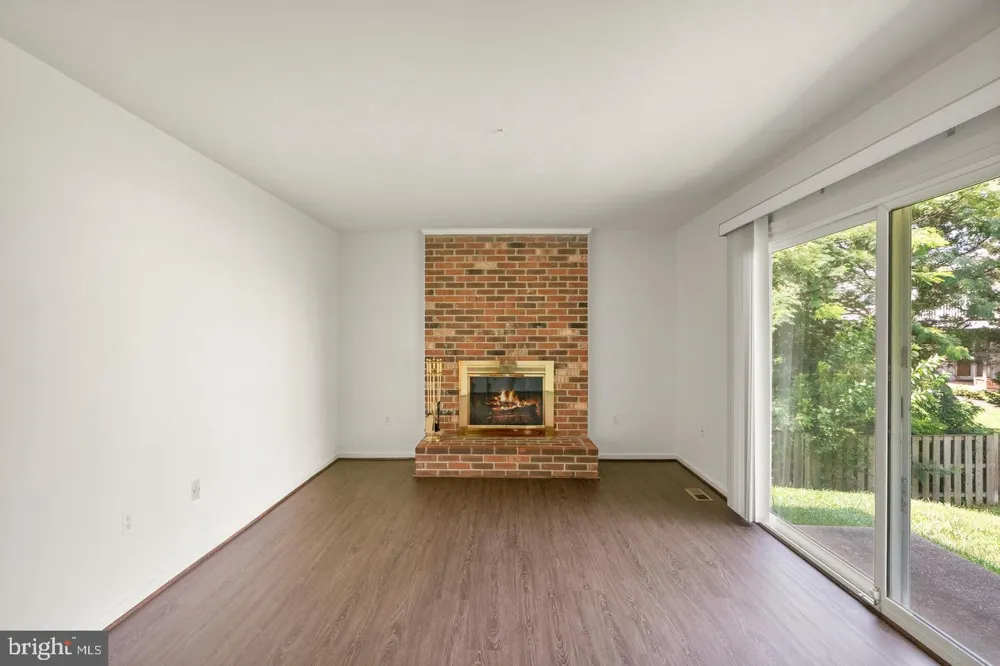 8902 HUXLEY COURT Springfield, VA 22153