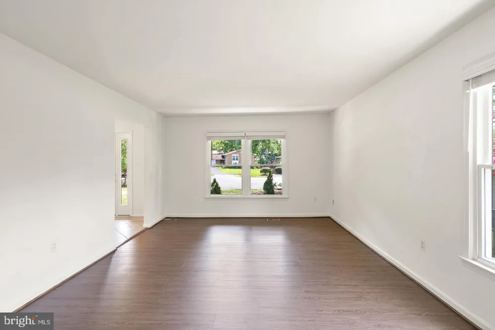 8902 HUXLEY COURT Springfield, VA 22153