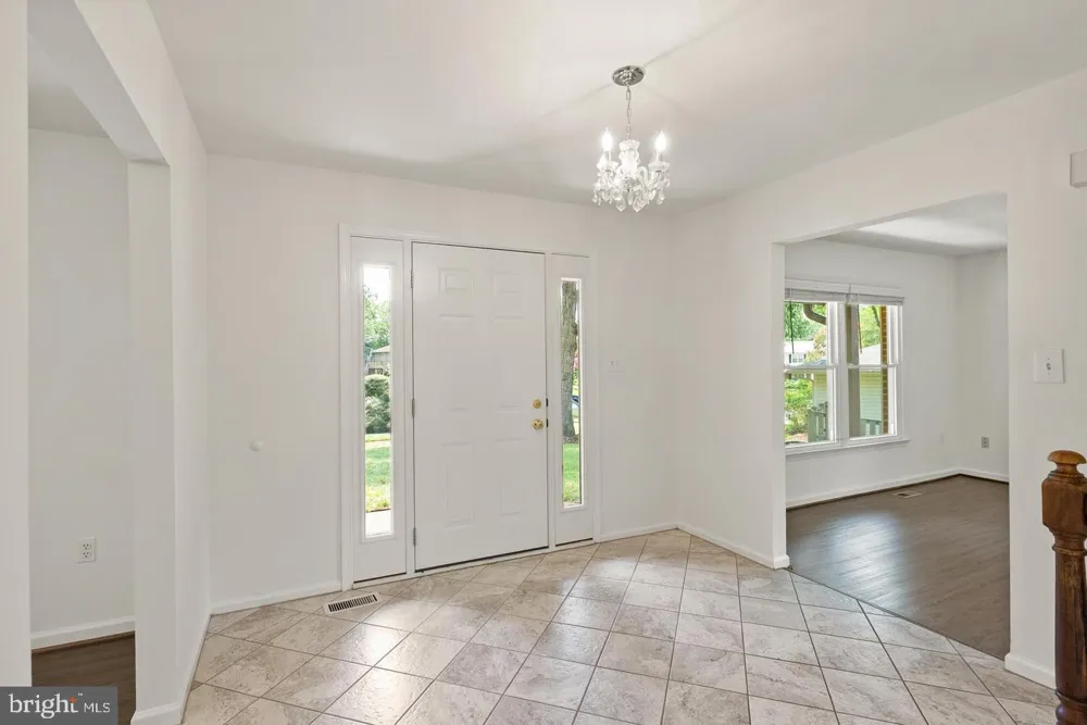 8902 HUXLEY COURT Springfield, VA 22153