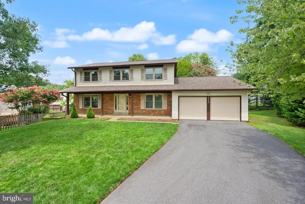 8902 HUXLEY COURT Springfield, VA 22153