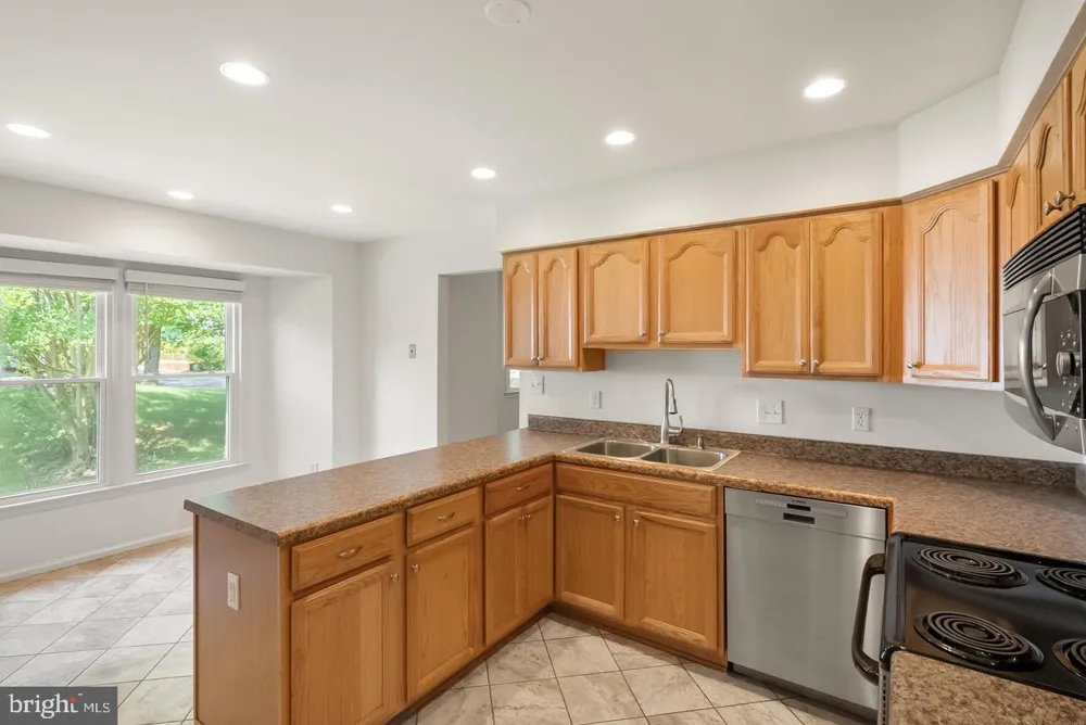 8902 HUXLEY COURT Springfield, VA 22153