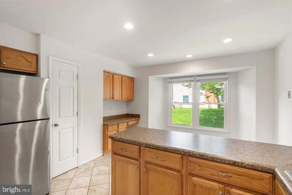 8902 HUXLEY COURT Springfield, VA 22153