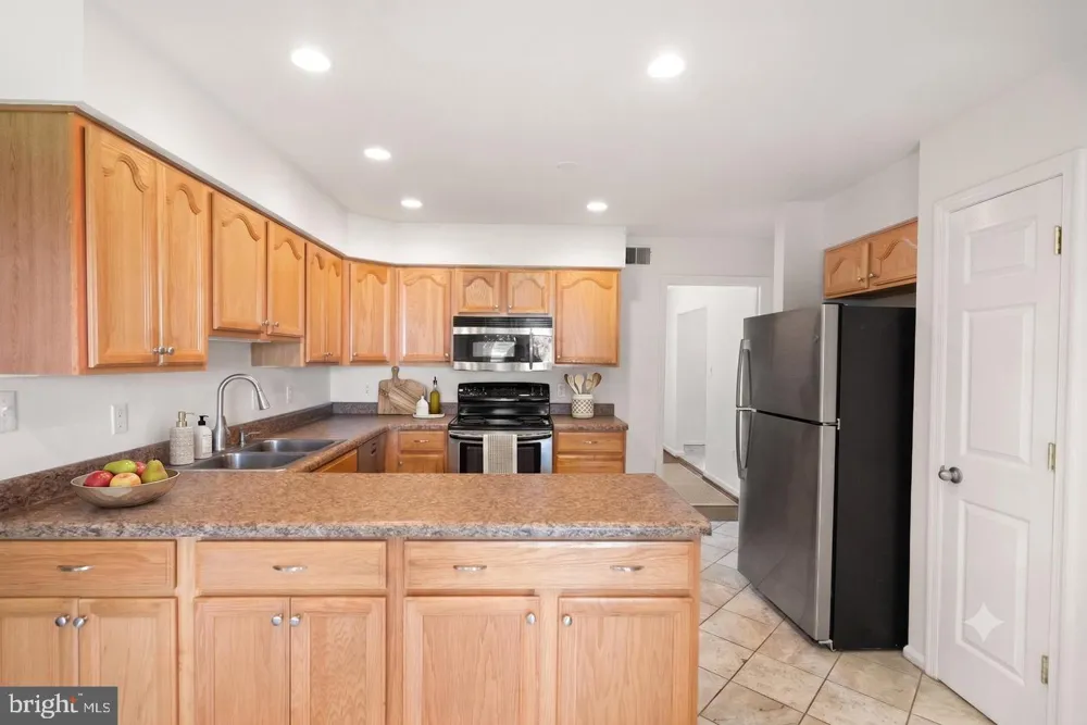 8902 HUXLEY COURT Springfield, VA 22153