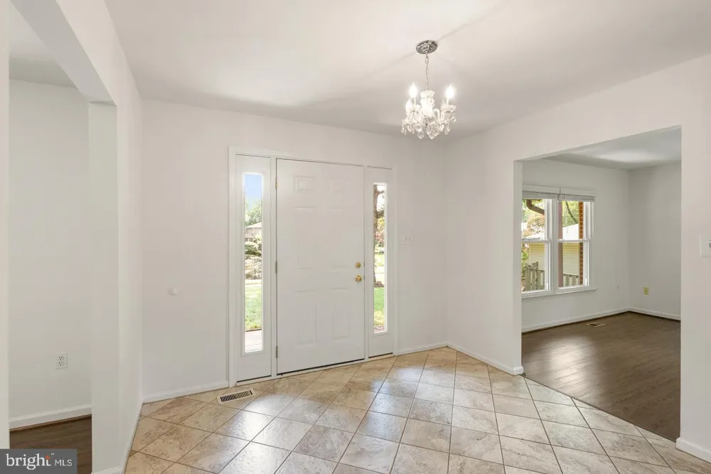 8902 HUXLEY COURT Springfield, VA 22153