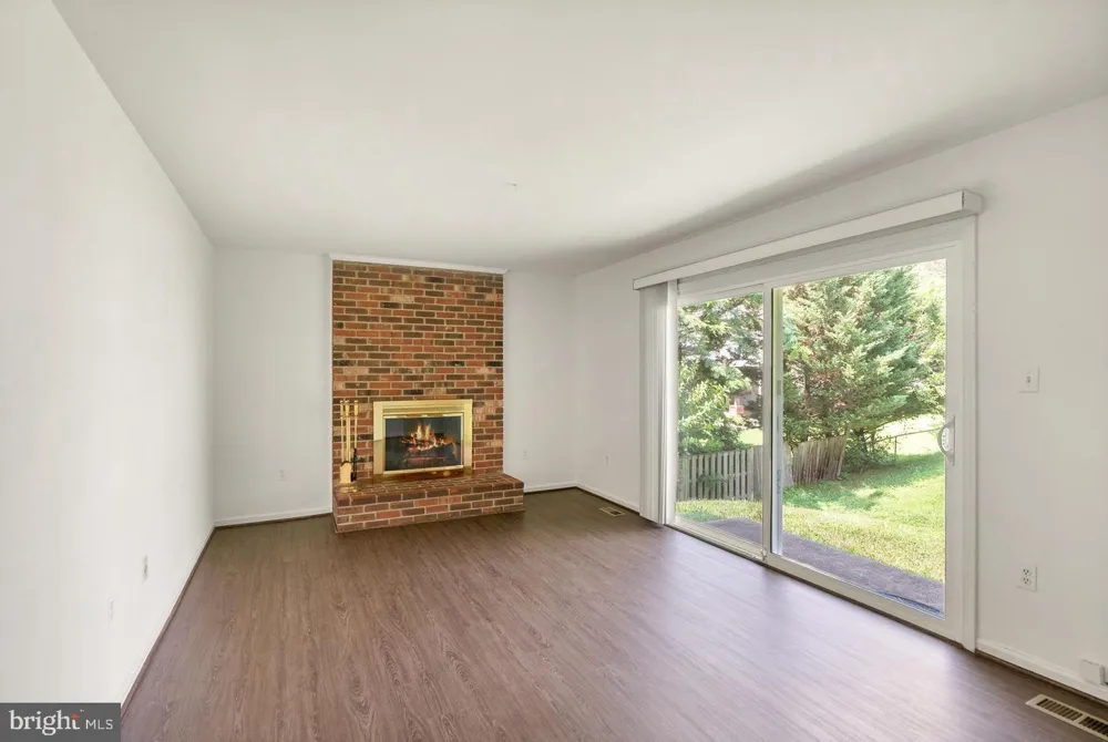 8902 HUXLEY COURT Springfield, VA 22153