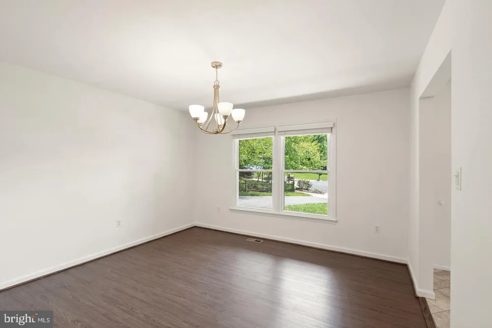 8902 HUXLEY COURT Springfield, VA 22153