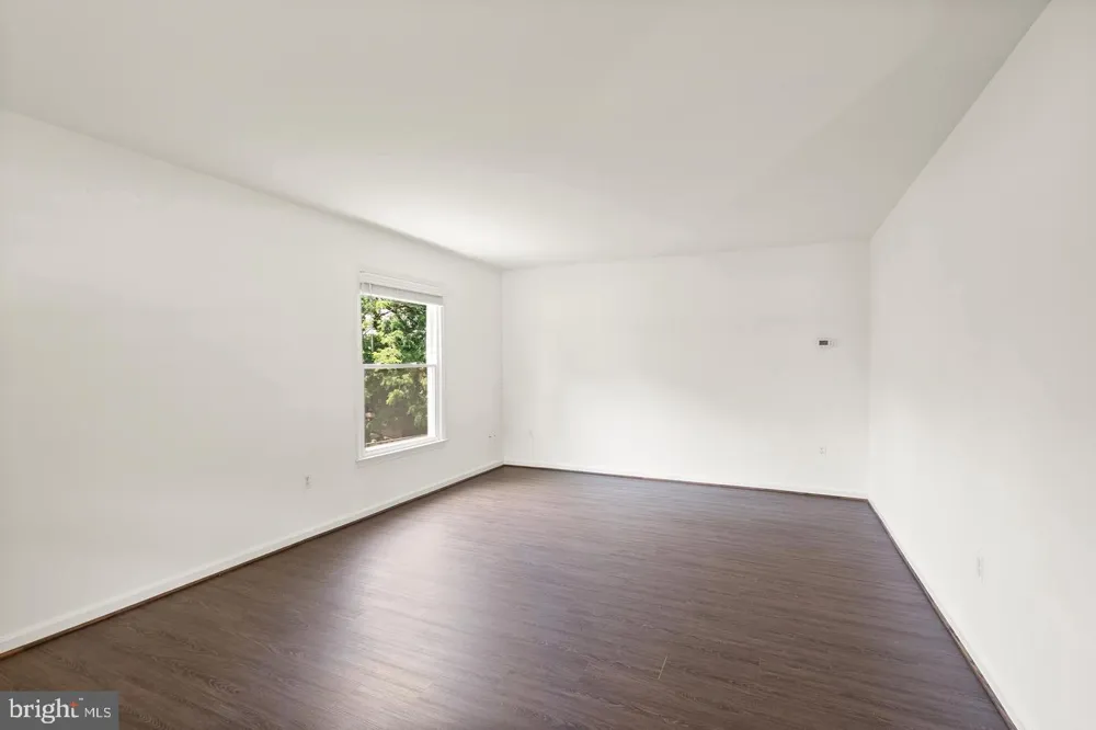 8902 HUXLEY COURT Springfield, VA 22153