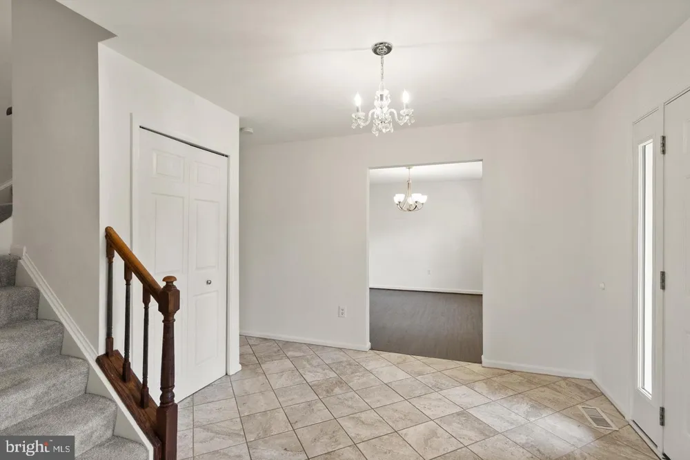 8902 HUXLEY COURT Springfield, VA 22153