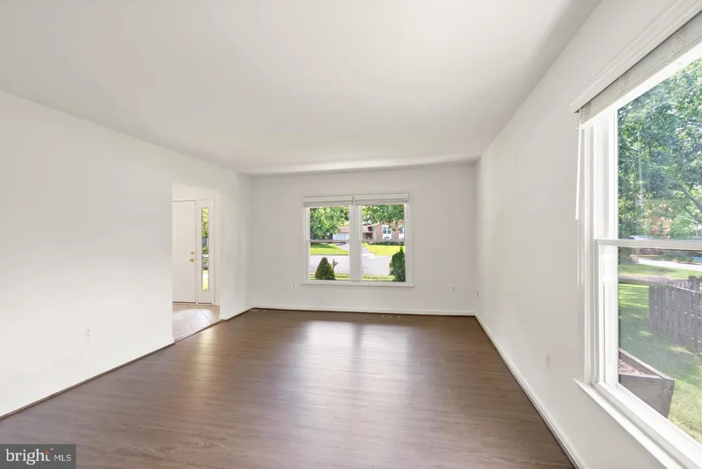 8902 HUXLEY COURT Springfield, VA 22153