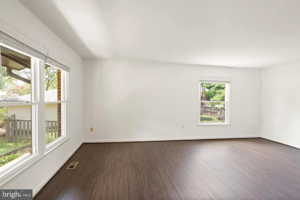 8902 HUXLEY COURT Springfield, VA 22153