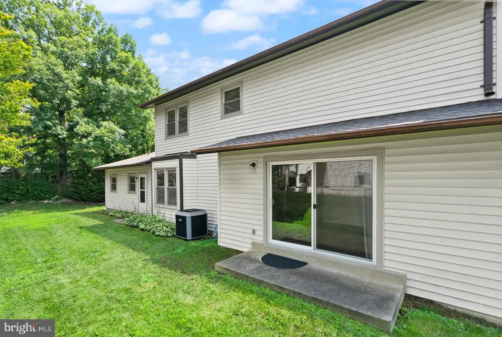 8902 HUXLEY COURT Springfield, VA 22153