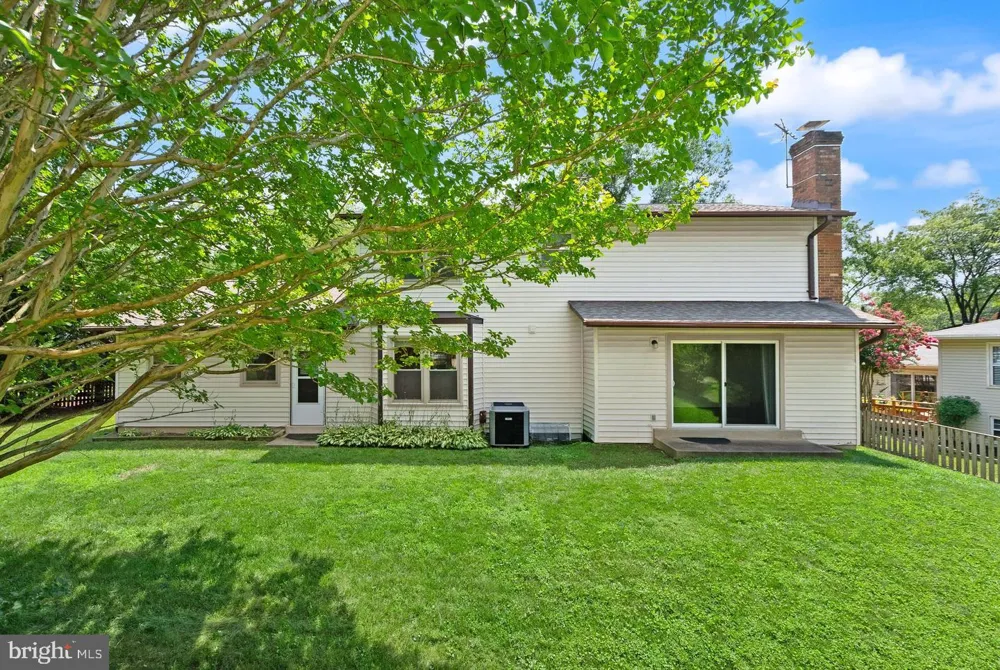 8902 HUXLEY COURT Springfield, VA 22153