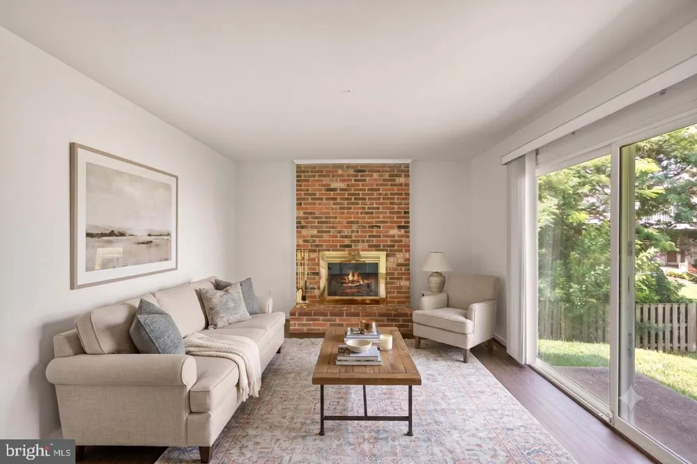 8902 HUXLEY COURT Springfield, VA 22153