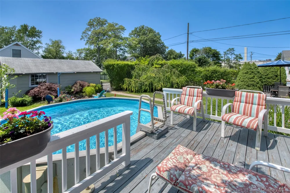 1227 Roanoke Avenue Riverhead, NY 11901