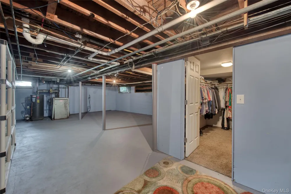 1227 Roanoke Avenue Riverhead, NY 11901