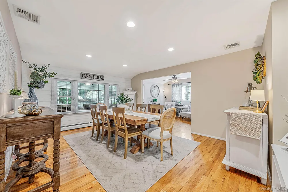 15 Locksley Lane Nesconset, NY 11767