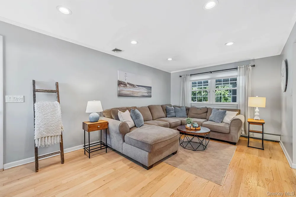 15 Locksley Lane Nesconset, NY 11767