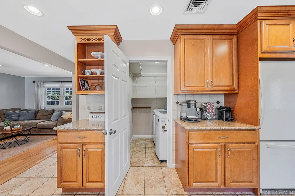 15 Locksley Lane Nesconset, NY 11767