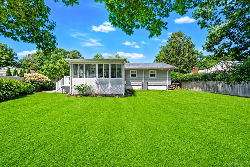 15 Locksley Lane Nesconset, NY 11767