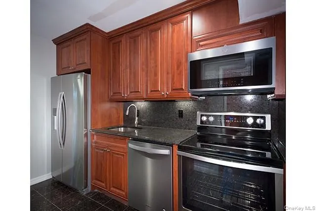 100 Villa D'est Drive #A-10 Coram, NY 11727