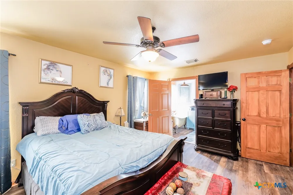 611 Wilson Road Red Rock, TX 78662