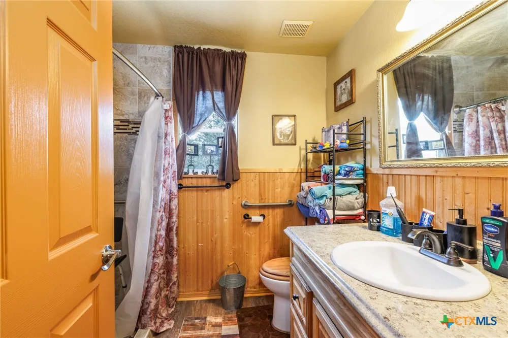 611 Wilson Road Red Rock, TX 78662