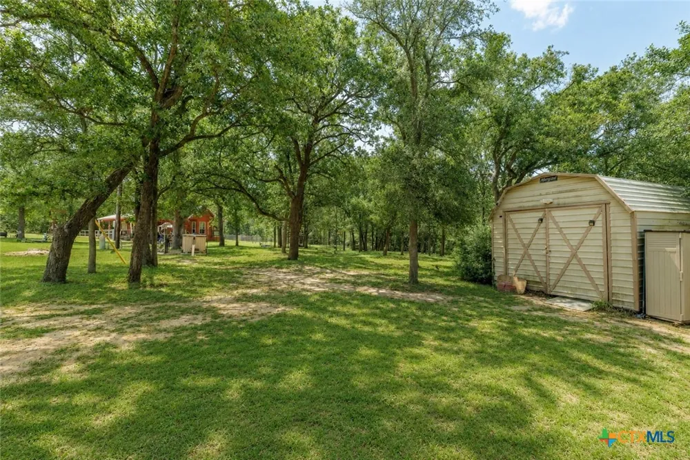 611 Wilson Road Red Rock, TX 78662