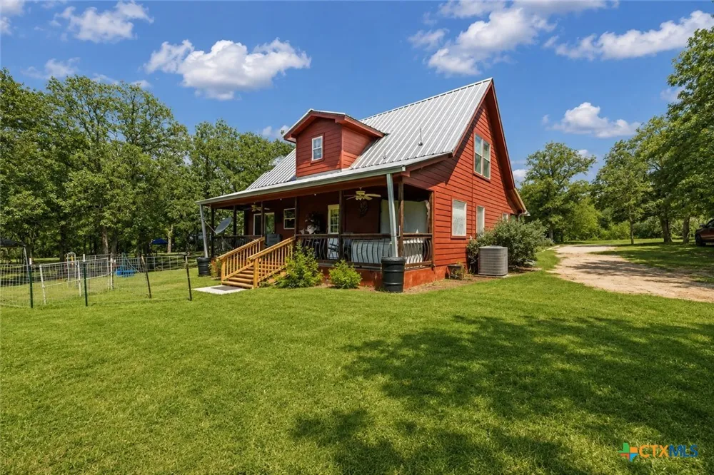 611 Wilson Road Red Rock, TX 78662
