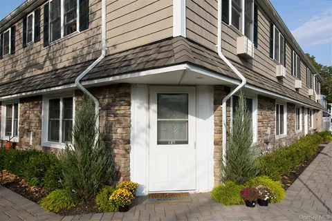 4 Richland Boulevard #01