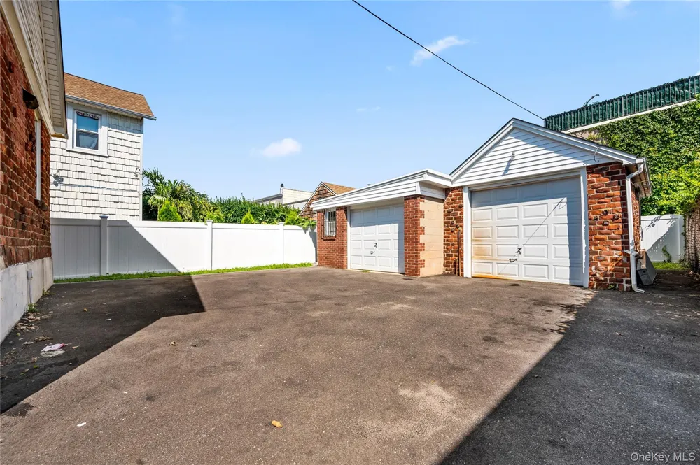 21 Beechwood Avenue Port Washington, NY 11050
