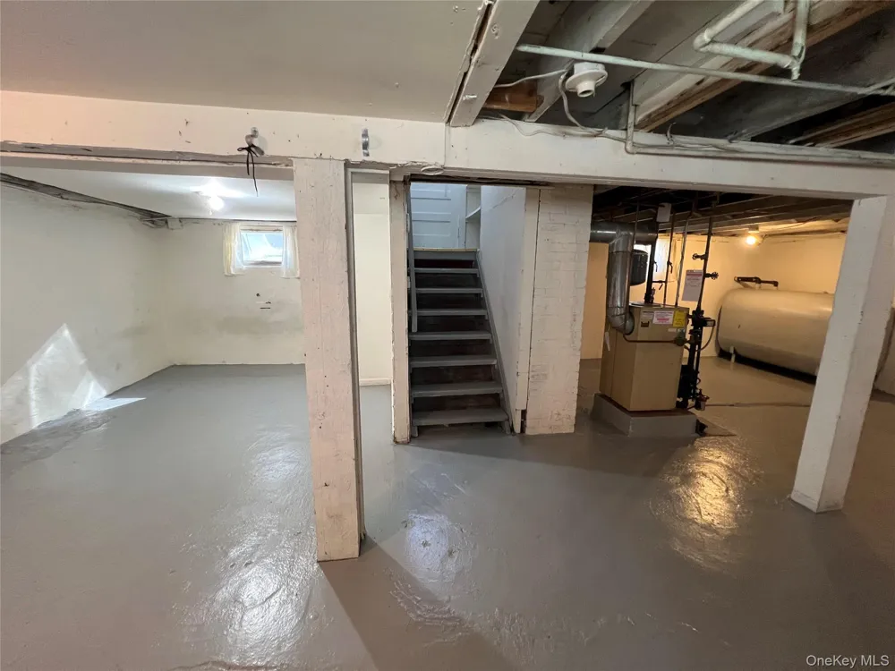 21 Beechwood Avenue Port Washington, NY 11050