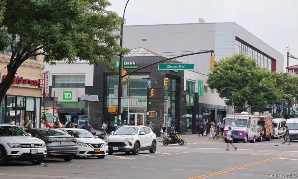 21-70 31 STREET #3R Astoria, NY 11105