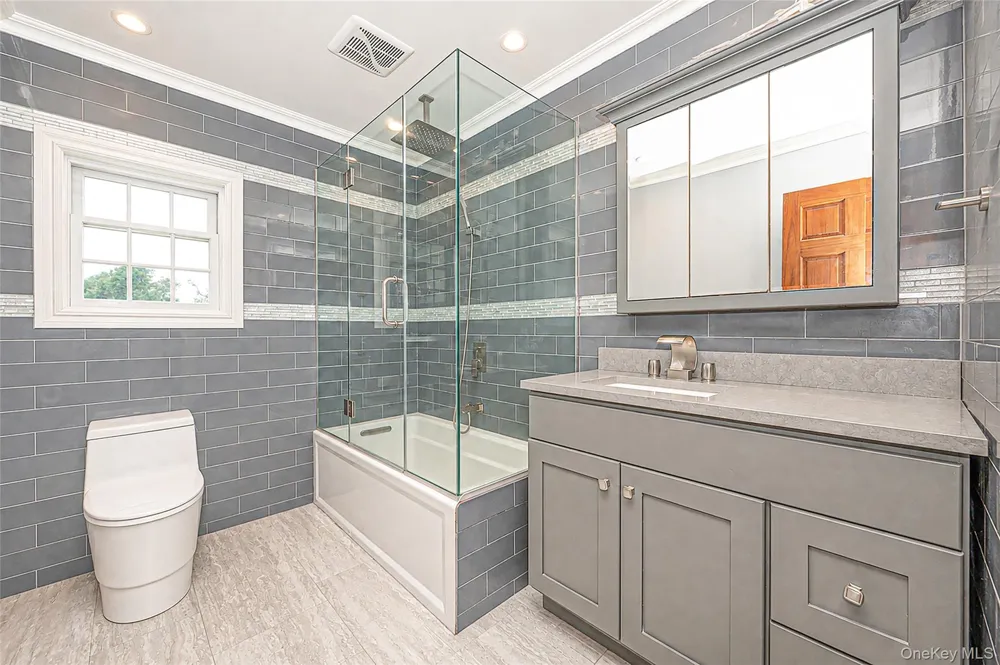 4 Teamster Lane Levittown, NY 11756