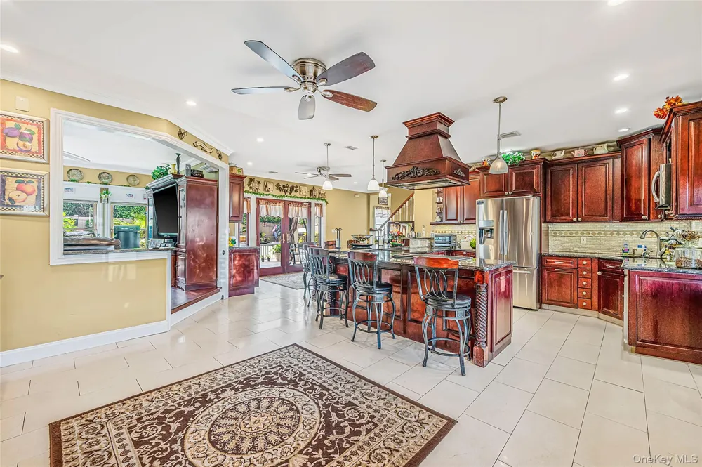 4 Teamster Lane Levittown, NY 11756