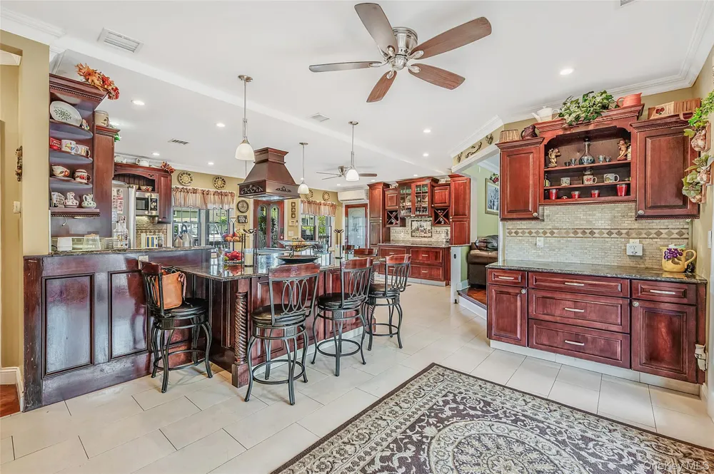 4 Teamster Lane Levittown, NY 11756