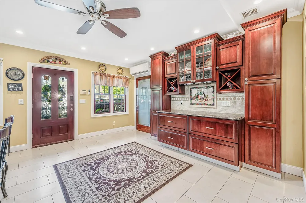 4 Teamster Lane Levittown, NY 11756