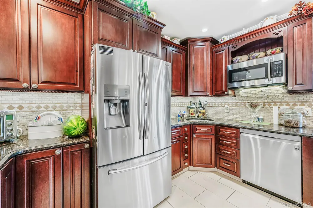 4 Teamster Lane Levittown, NY 11756