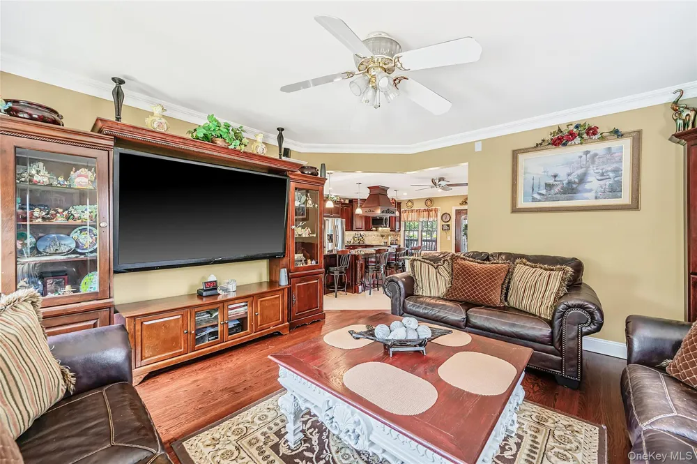 4 Teamster Lane Levittown, NY 11756