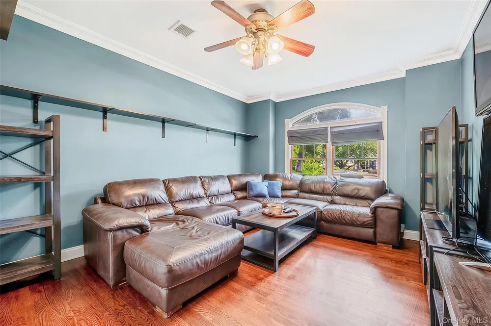 4 Teamster Lane Levittown, NY 11756