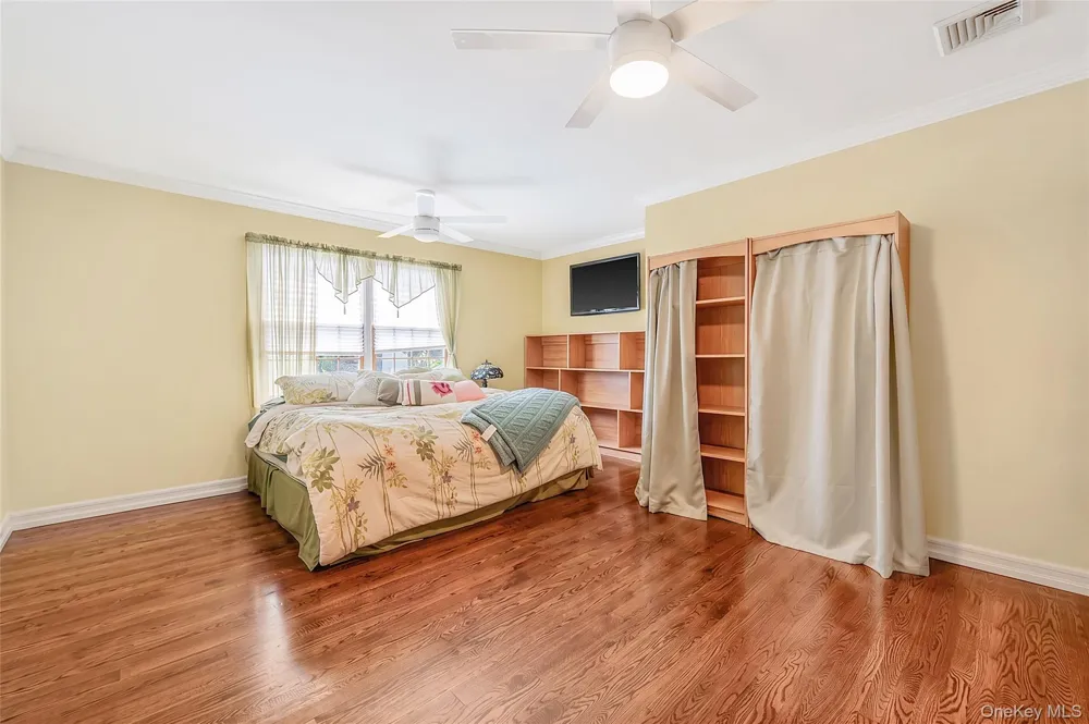 4 Teamster Lane Levittown, NY 11756