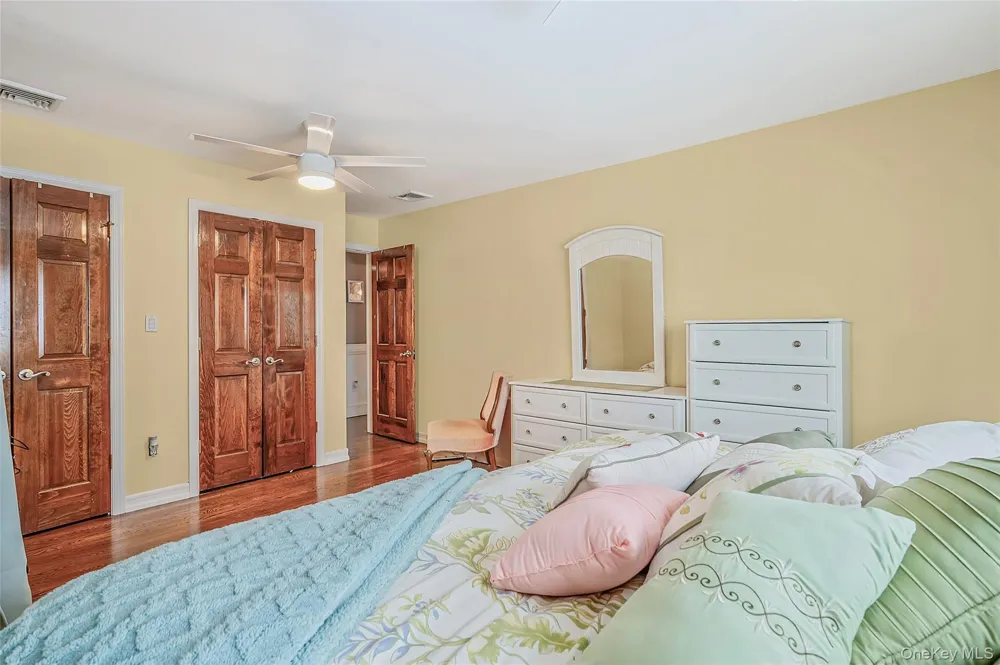 4 Teamster Lane Levittown, NY 11756