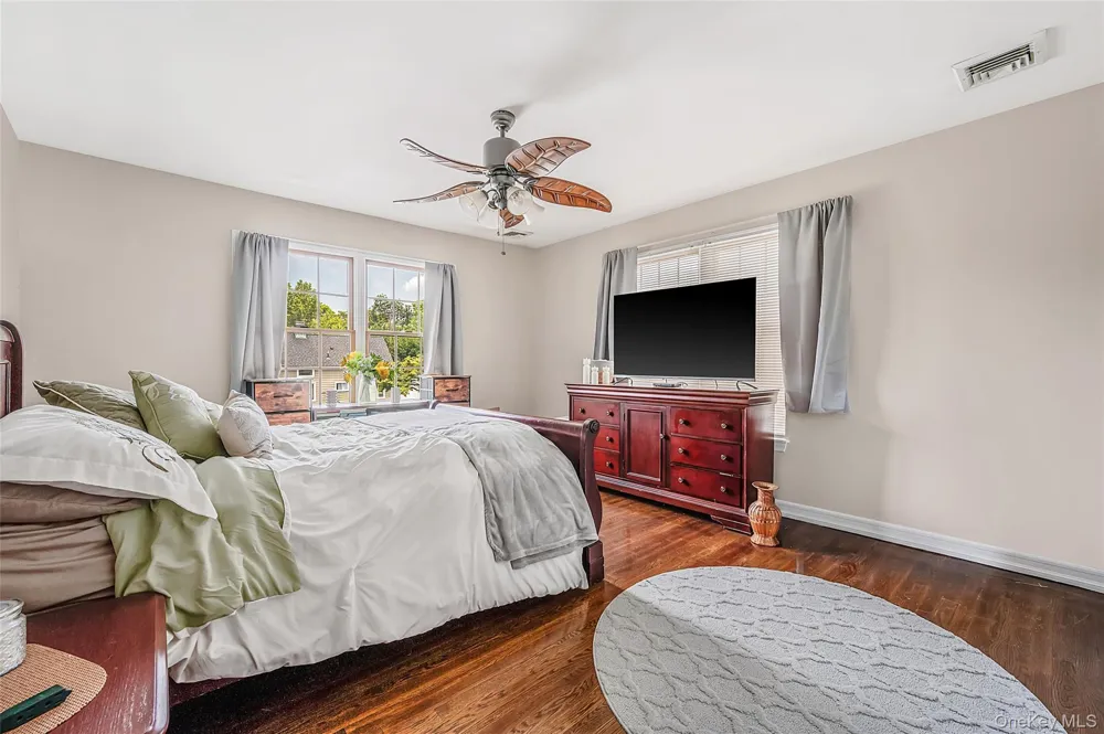 4 Teamster Lane Levittown, NY 11756